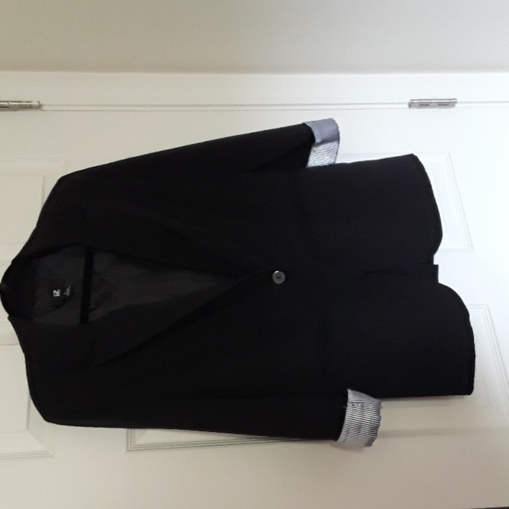 IZ byer black blazer size large